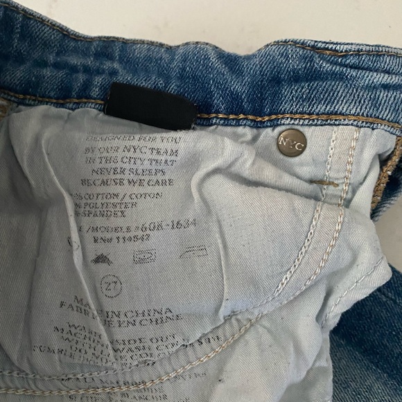 Blank NYC Two Tone Light Blue Wash Crop Mid-rise Jeans. Sz. 27 - Picture 9 of 13